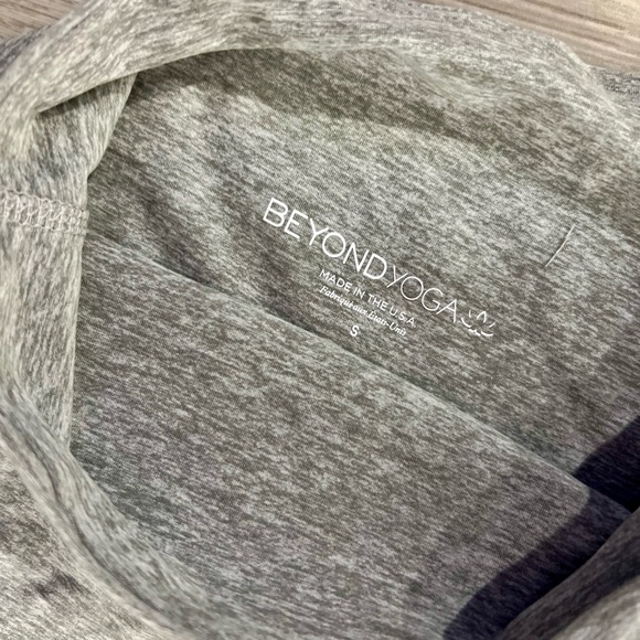 Beyond Yoga Spacedye Caught In The Midi High Waist Legging + Racerback Crop Tank - Picture 4 of 4